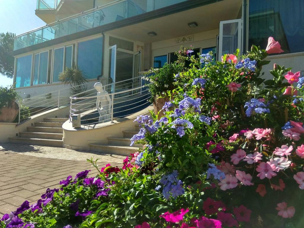 Hotel Lady Mary Milano Marittima Ngoại thất bức ảnh