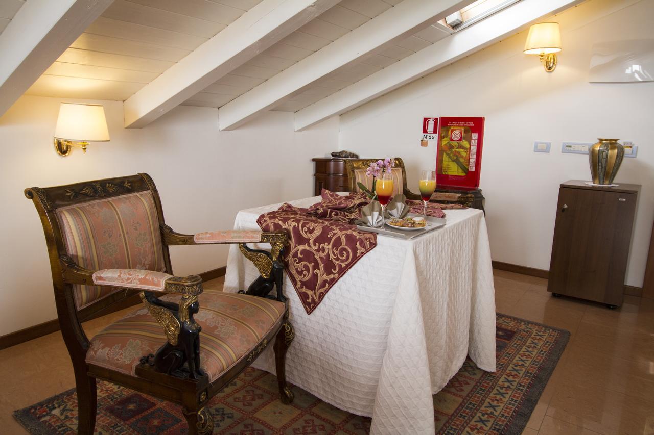 Hotel Lady Mary Milano Marittima Ngoại thất bức ảnh