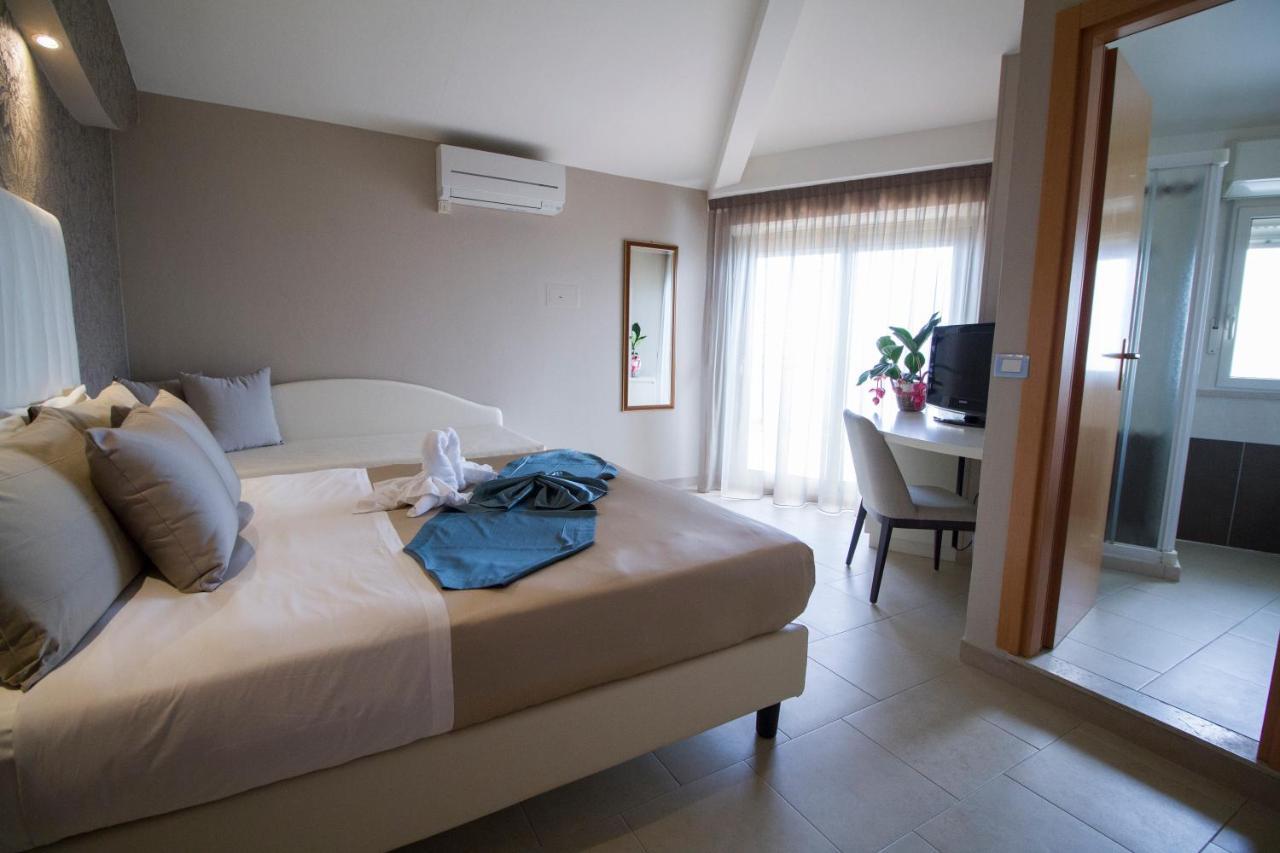 Hotel Lady Mary Milano Marittima Ngoại thất bức ảnh